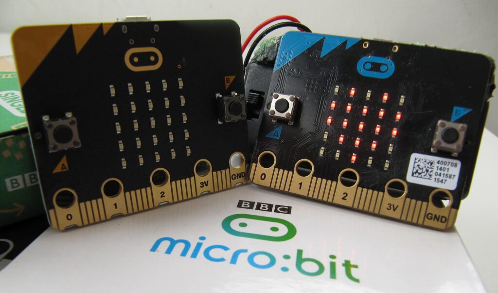 BBC micro:bit v1(right) and v2(left)